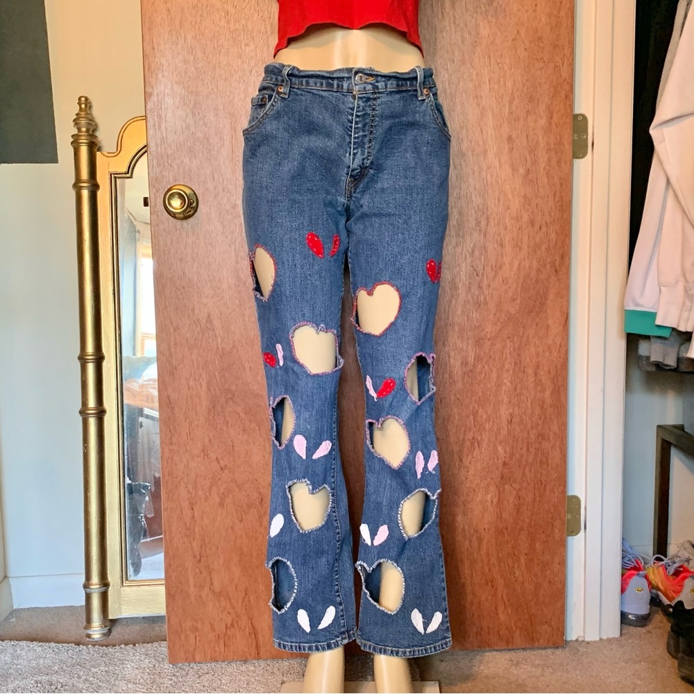 Levi’s Custom Relaxed Boot Cut 550 | Hearts Cut-out and Patch